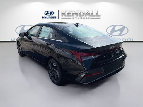 New 2026 Hyundai Elantra Limited FWD image 4