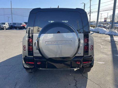 Used 2023 Land Rover Defender 110 X-Dynamic SE image 5