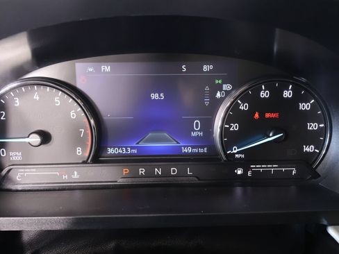 Used 2022 Ford Explorer XLT w/ Equipment Group 202A RWD image 4