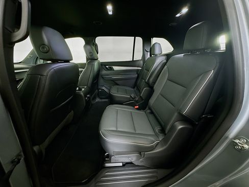 Used 2025 Buick Enclave Preferred image 29