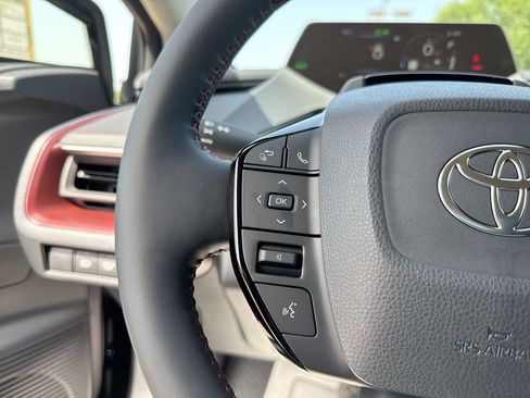 New 2025 Toyota Prius Plug-In Hybrid image 17