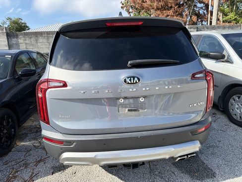 Used 2020 Kia Telluride EX w/ Towing Package FWD image 7