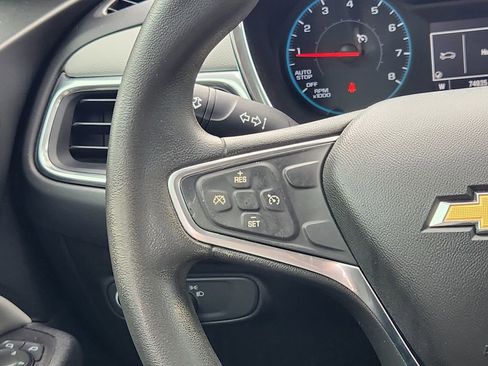 Used 2018 Chevrolet Equinox LS image 26