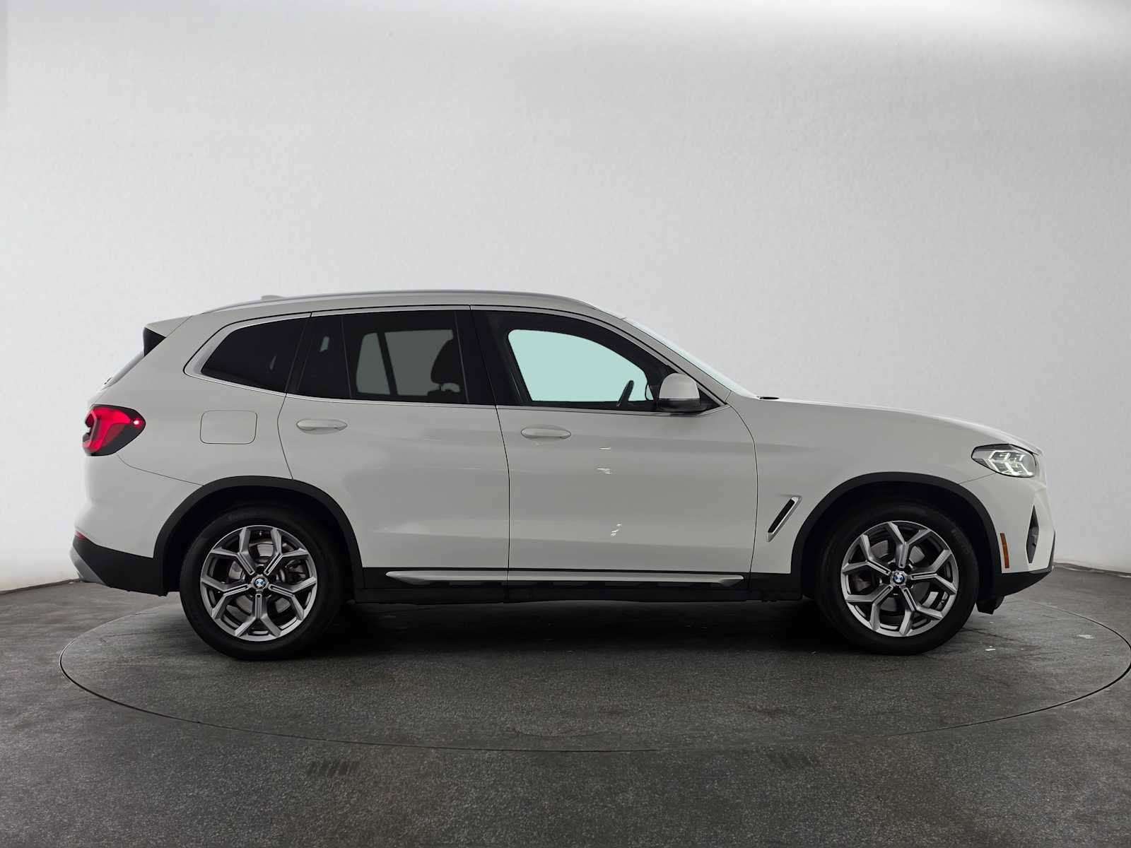Used 2023 BMW X3 xDrive30i w/ Convenience Package AWD/4WD image 2