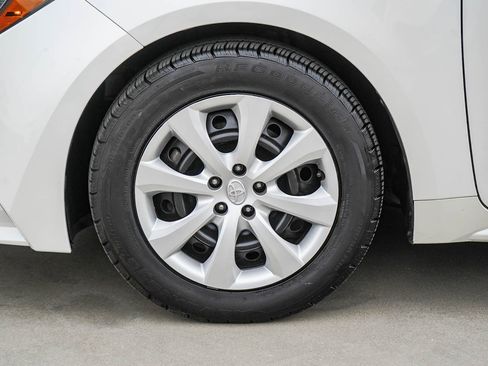 Certified 2021 Toyota Corolla LE image 5