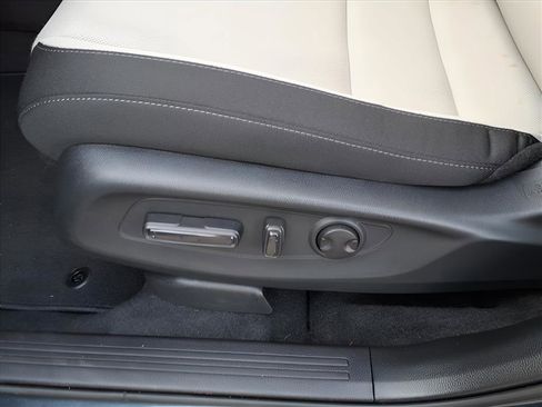 Used 2026 Honda CR-V EX image 9