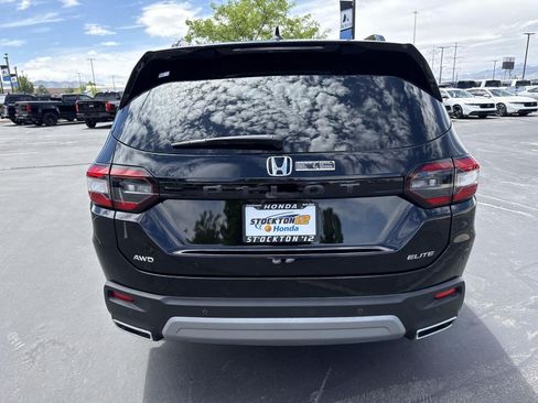 Certified 2025 Honda Pilot Elite image 7