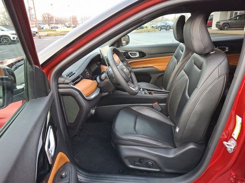 Certified 2024 Jeep Compass Limited image 13