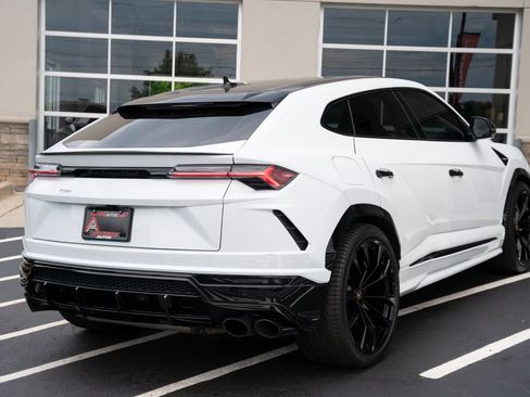 Used 2022 Lamborghini Urus AWD/4WD image 14