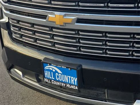 Used 2022 Chevrolet Suburban Premier image 12