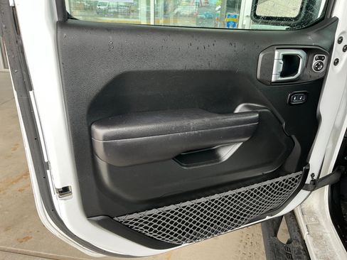 Used 2018 Jeep Wrangler Sport S image 13