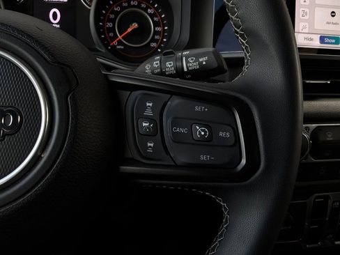 Used 2025 Jeep Wrangler Unlimited Sport AWD/4WD image 31