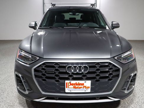 Used 2023 Audi Q5 2.0T Premium w/ Convenience Package image 4