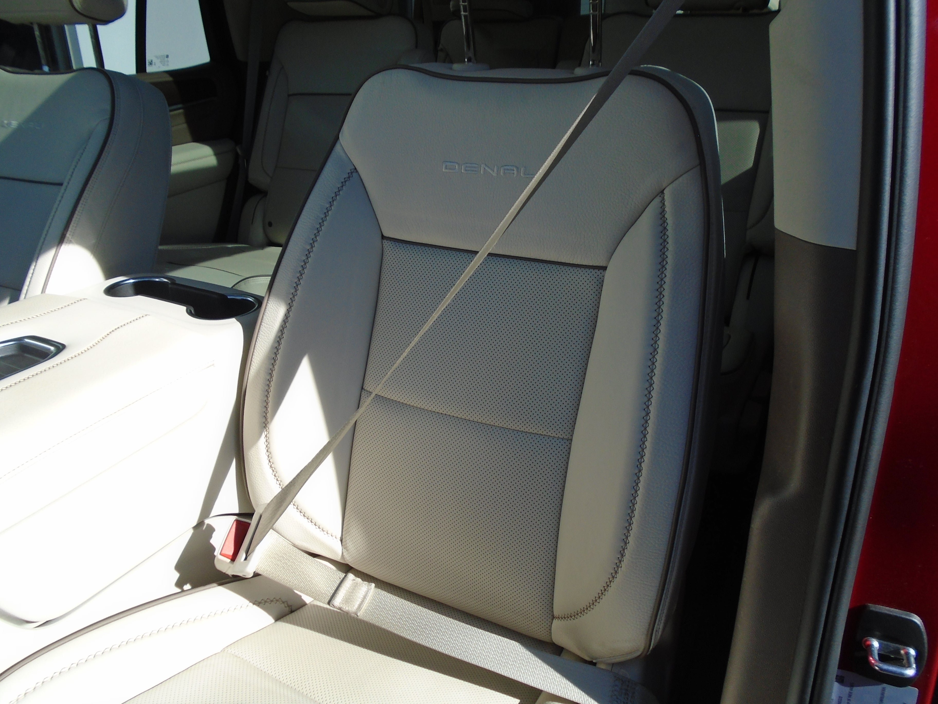 Used 2023 GMC Yukon Denali AWD/4WD image 56