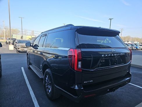 Used 2025 Ford Expedition Max Active image 2