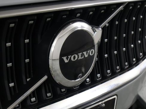 Certified 2025 Volvo V60 B5 Cross Country Plus AWD/4WD image 27