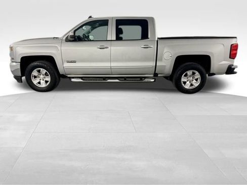 Used 2018 Chevrolet Silverado 1500 LT w/ Texas Edition image 5