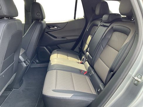 Used 2026 Chevrolet Equinox LT w/ Convenience Package II FWD image 12