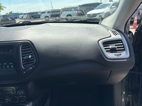 Used 2020 Jeep Compass Latitude FWD image 19
