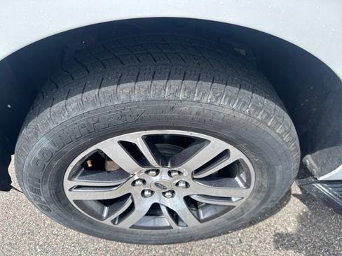 Used 2024 Ford Expedition Max Limited AWD/4WD image 12
