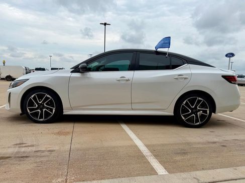 Used 2024 Nissan Sentra SR w/ Trunk Package FWD image 3