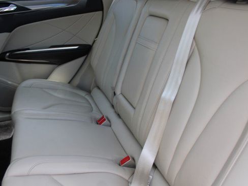 Used 2018 Lincoln MKC Premiere FWD image 17