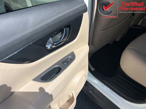 Used 2020 Nissan Rogue SL FWD image 38