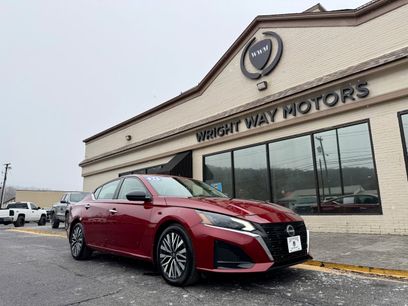 Used 2024 Nissan Altima 2.5 SV