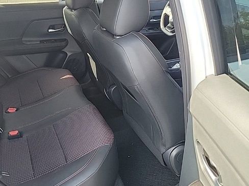Used 2025 Nissan Kicks SR FWD image 17