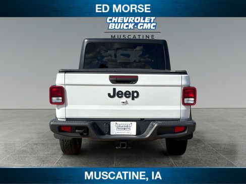 Used 2021 Jeep Gladiator Sport AWD/4WD image 4