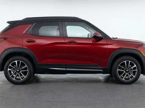 Used 2025 Chevrolet TrailBlazer LT FWD image 11
