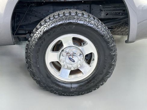 Used 2005 Ford F250 Lariat AWD/4WD image 31