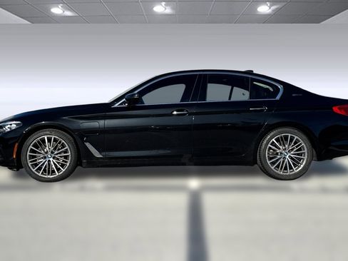 Used 2018 BMW 530e w/ Premium Package 2 image 2