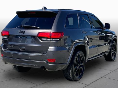 Used 2019 Jeep Grand Cherokee Altitude RWD image 13