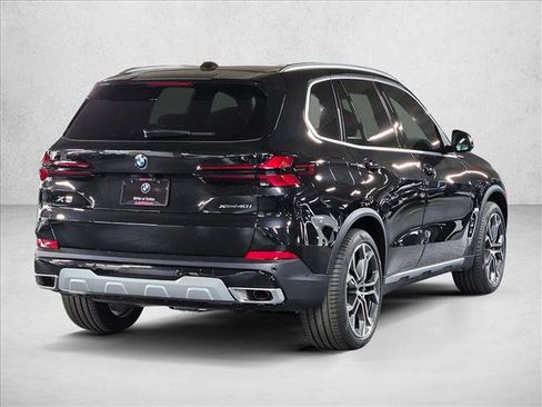 Used 2026 BMW X5 xDrive40i w/ Climate Comfort Package image 5