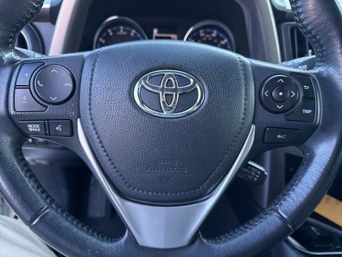 Used 2018 Toyota RAV4 Limited image 7