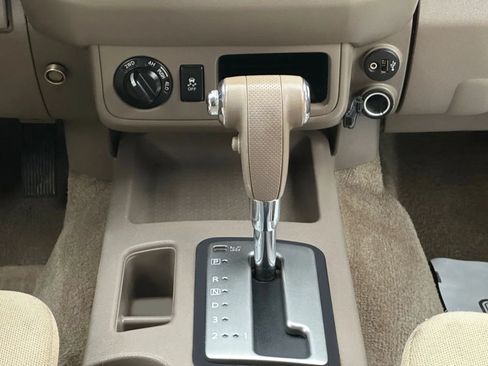 Used 2018 Nissan Frontier SV AWD/4WD image 11