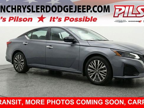 Used 2025 Nissan Altima 2.5 SV FWD image 1
