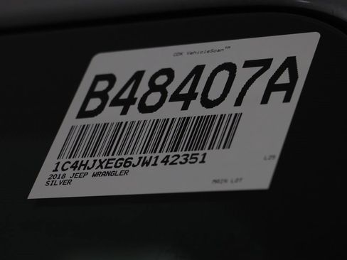 Used 2018 Jeep Wrangler Unlimited Sahara image 24