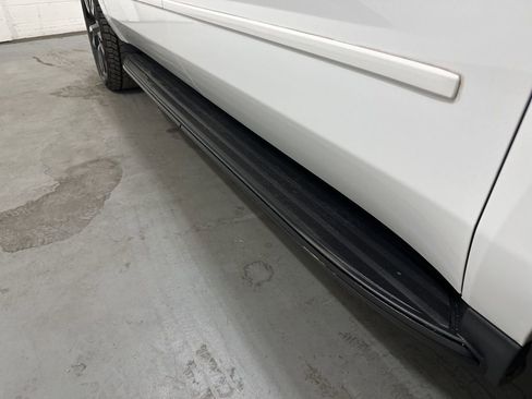 Used 2019 Chevrolet Suburban Premier image 22