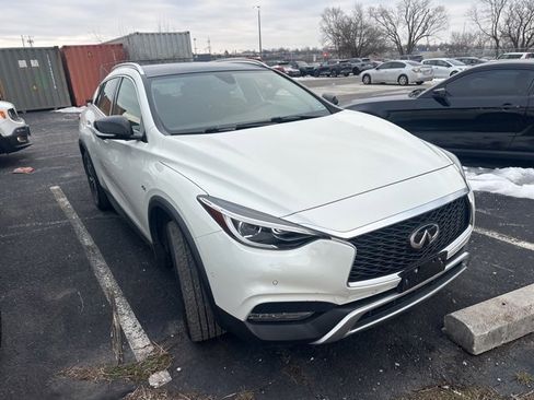 Used 2018 INFINITI QX30 AWD image 3