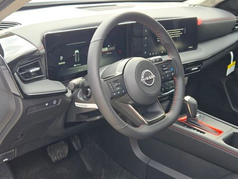 New 2026 Nissan Kicks SR FWD image 10