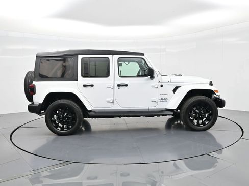 Used 2021 Jeep Wrangler Unlimited Sahara w/ Cold Weather Group image 5