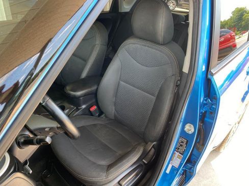 Used 2016 Kia Soul + w/ Designer's Package FWD image 14
