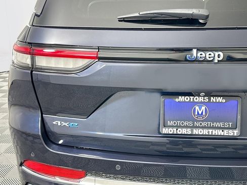 Used 2022 Jeep Grand Cherokee Overland w/ Advanced Protech Group III image 14