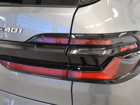 Used 2026 BMW X7 xDrive40i AWD/4WD image 12