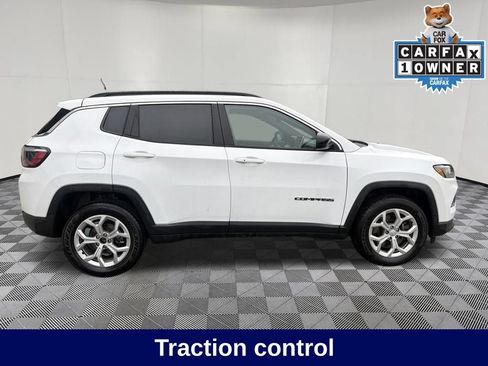 Used 2024 Jeep Compass Latitude AWD/4WD image 7