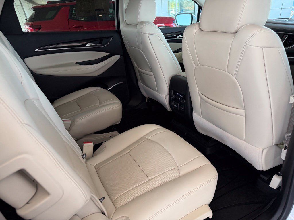 Used 2022 Buick Enclave Essence w/ Sport Touring Edition FWD image 19
