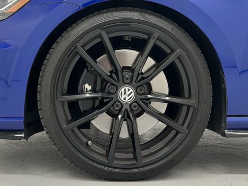 Used 2019 Volkswagen Golf R 4-Door AWD/4WD image 9