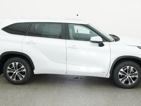 New 2026 Toyota Highlander XLE AWD/4WD image 17